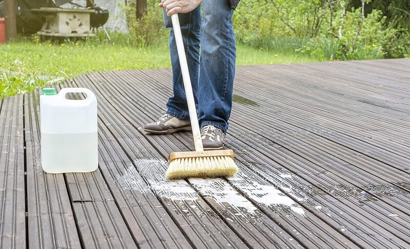 Preparing Your Deck Before Cleaning