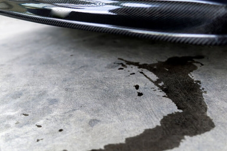 How to Remove Oil Stains From a Driveway