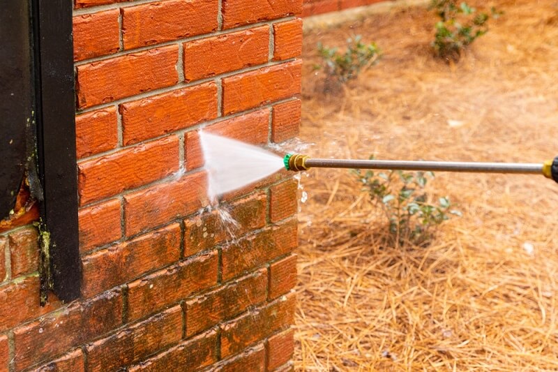 The best ways to get mortar off your bricks