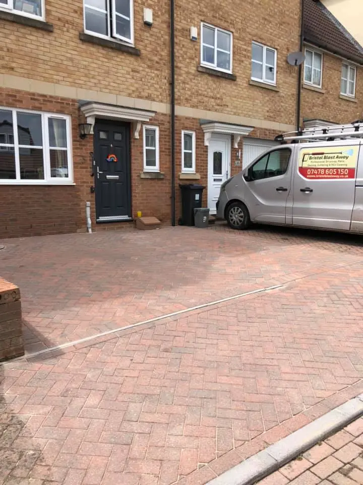 Driveway fully cleaned, impeccable result for a client in Bristol