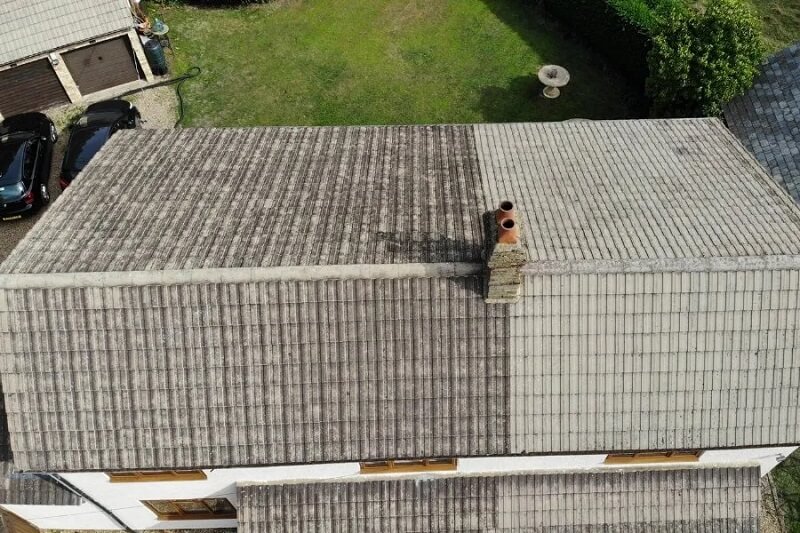 Signs you should hire a roof cleaning expert