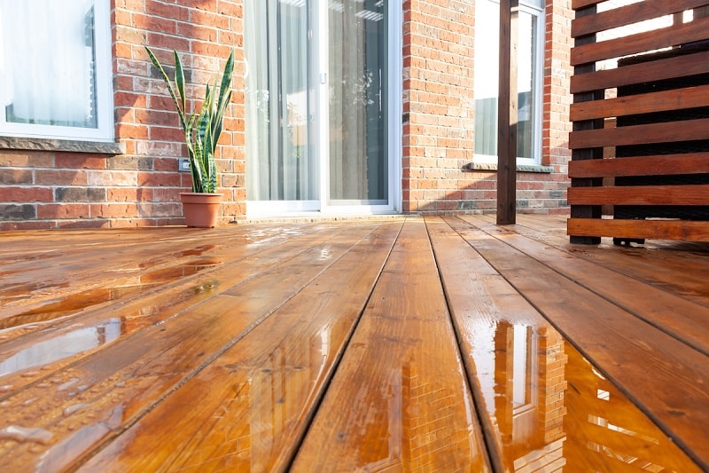 How to Clean Decking Naturally Safe & Eco Methods