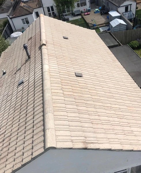 Roof cleaning case 02 after (Bristol)